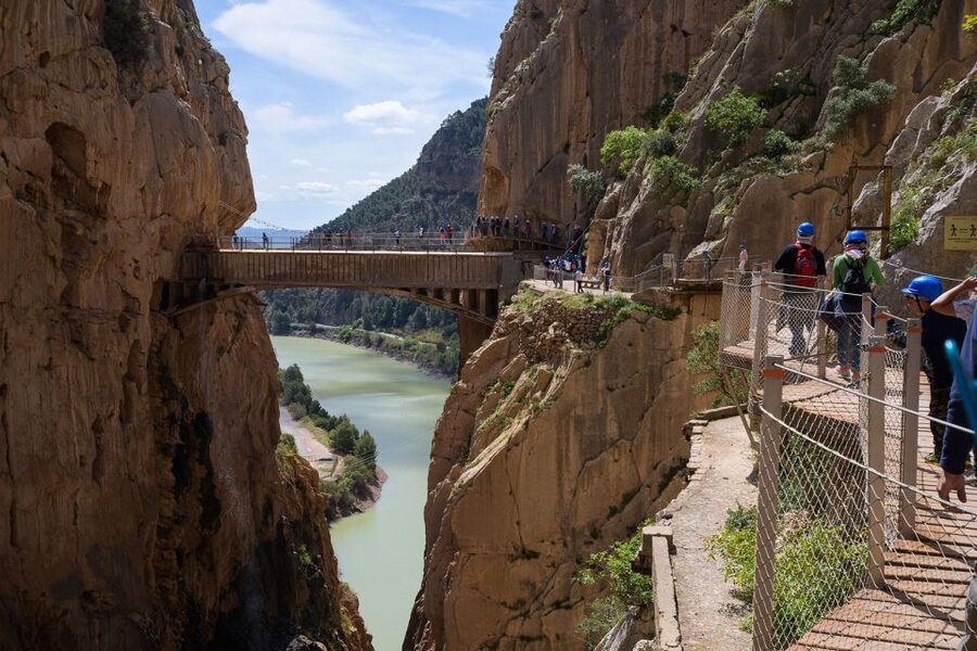 Caminito del Rey: Guided Tour with 1 Drink and Shuttle Bus - Why Caminito del Rey is worth your time