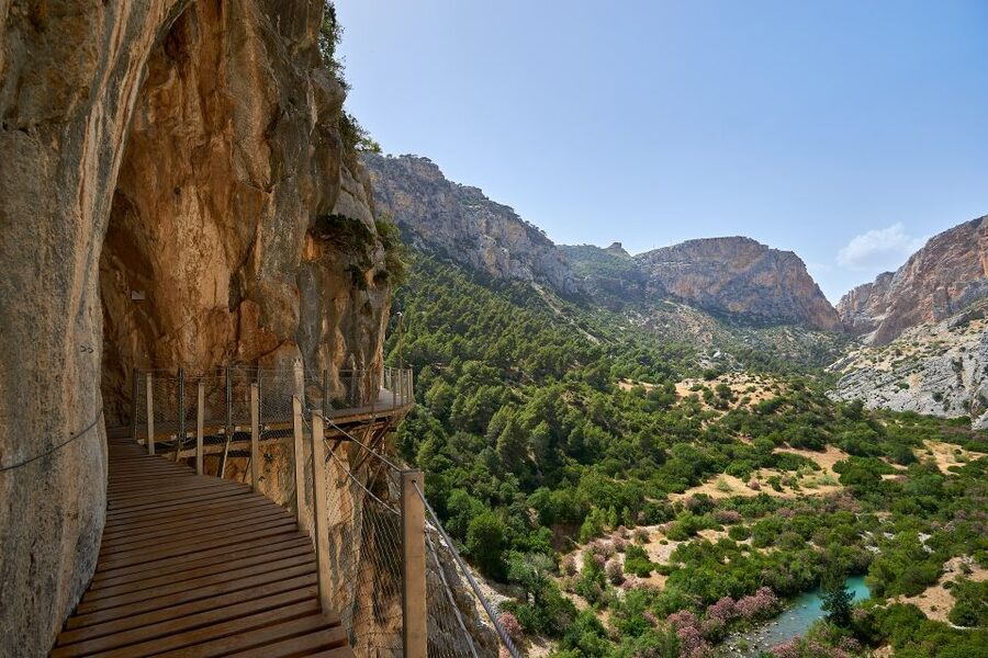 Caminito del Rey: Guided Tour with 1 Drink and Shuttle Bus - Should you book the Caminito del Rey guided tour?