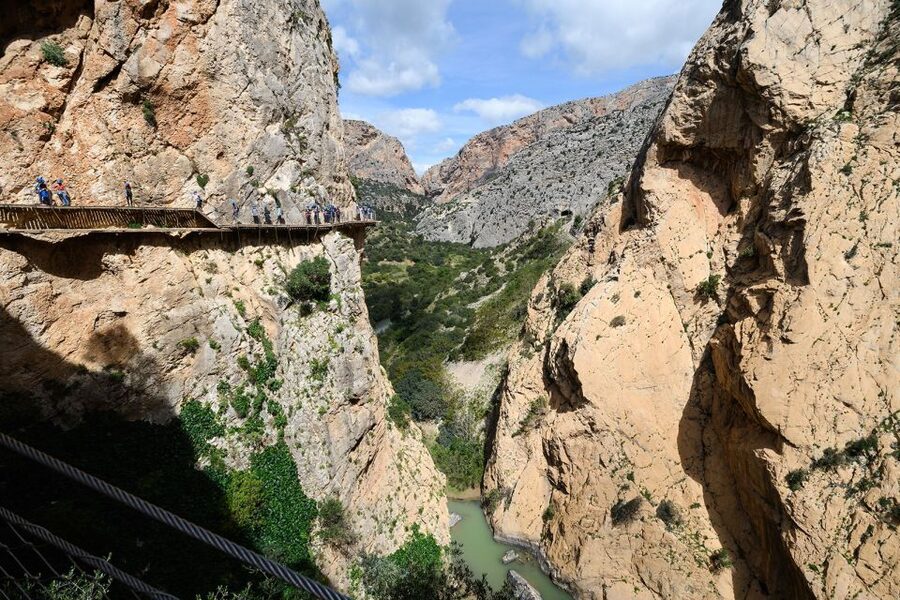 Caminito del Rey: Guided Tour with 1 Drink and Shuttle Bus - What to bring and what to leave behind
