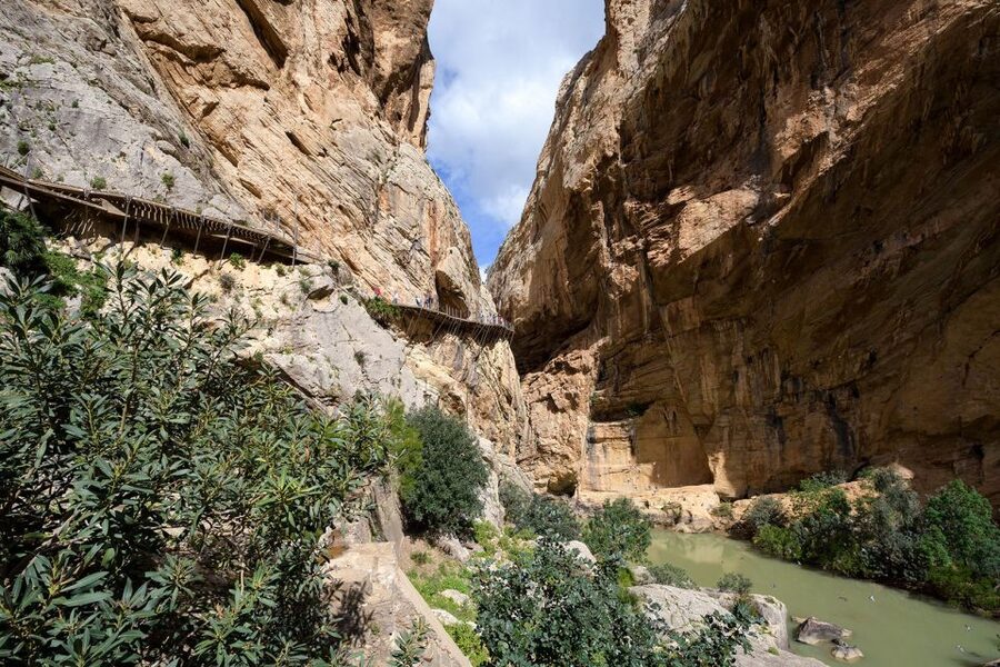 Caminito del Rey: Guided Tour with 1 Drink and Shuttle Bus - Who will enjoy this tour most?