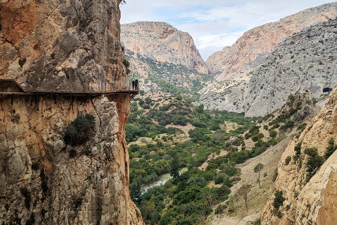 Caminito del Rey Small Group Tour from Malaga with Picnic - The picnic at 12:15 p.m.