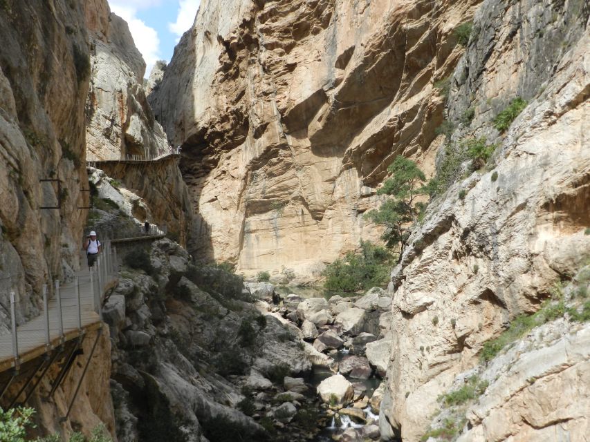 Caminito del Rey: Trekking Tour with Hiking Guide - Pace, Group Size, and What the Walk Feels Like