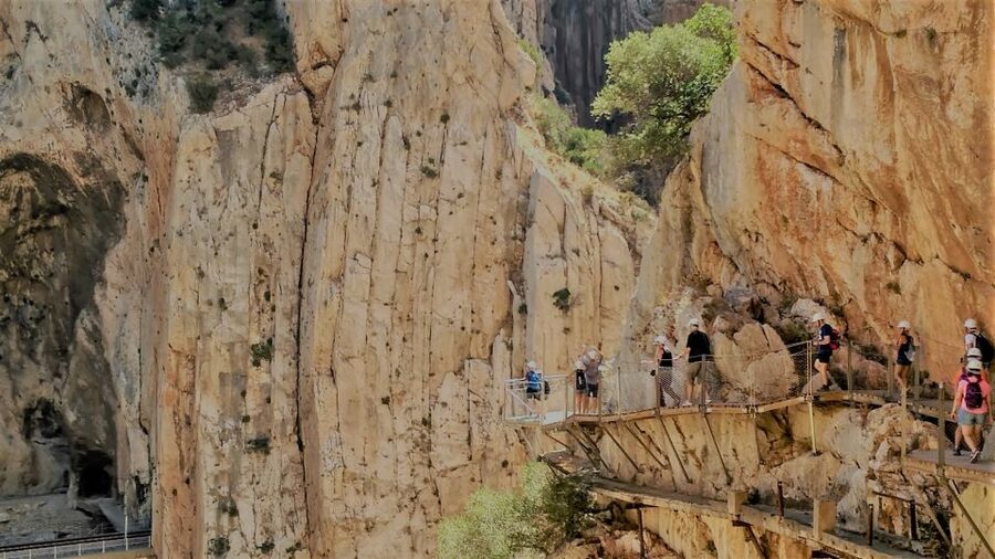 Caminito del Rey: Trekking Tour with Hiking Guide - What to Wear and What to Leave Behind