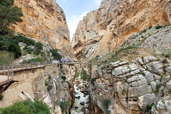 Caminito del Rey with Pickup from Malaga City - Weather, clothing, and comfort