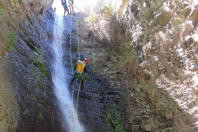 Canyoning Experience in Gran Canaria (Cernícalos canyon) - Learning the rope work before the first drop