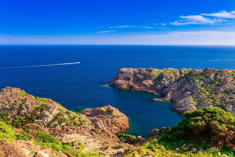 Cap Norfeu: Costa Brava Catamaran Trip with Underwater Views - Should you book the Cap Norfeu catamaran trip?