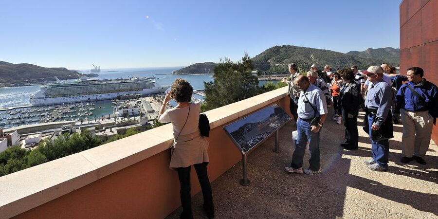 Cartagena: Panoramic Lift & Conception Castle Ticket - Use the audio guide to connect the ruins and the city