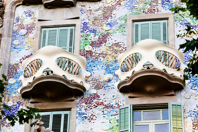 Casa Batllo Admission Ticket with Intelligent Audio Guide - The rooftop and Gaudí’s dragon-back design