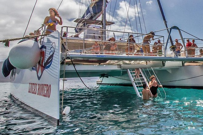 Catamaran Cruise to Papagayo beaches, lunch and water activities - Sailing south from Puerto del Carmen at 11:00