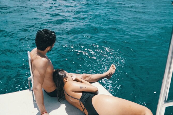 Catamaran Cruise to Papagayo beaches, lunch and water activities - The return crossing and the Lanzarote coast