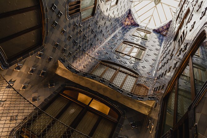 Complete Gaudi Tour: Casa Batllo, Park Guell & Sagrada Familia - Sagrada Família: the strongest finish