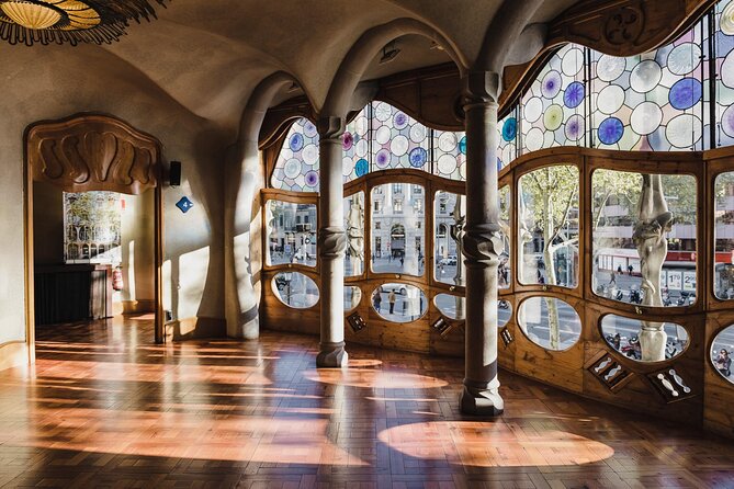 Complete Gaudi Tour: Casa Batllo, Park Guell & Sagrada Familia - Meeting at Casa Amatller on Passeig de Gràcia