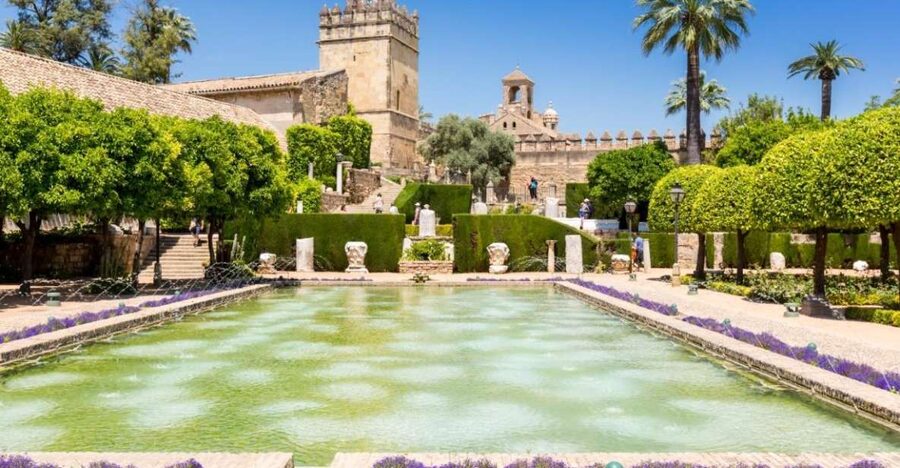 Cordoba: Alcazar of Christian Monarchs 1–Hour Guided Tour - The Walk of the Kings and the palace setting