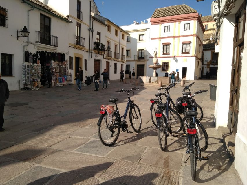 Córdoba Daily Highlights Bike Tour - Starting on Calle Moriscos