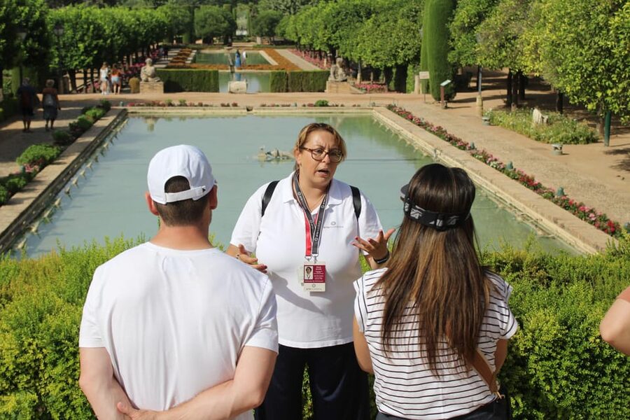 Córdoba Guided Tour of the Mosque, Jewish Quarter & Alcazar - Starting in La Judería and its winding lanes