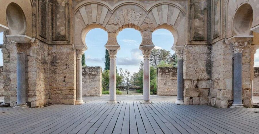 Córdoba: Medina Azahara 3-Hour Guided Tour - Walking through the palace-city