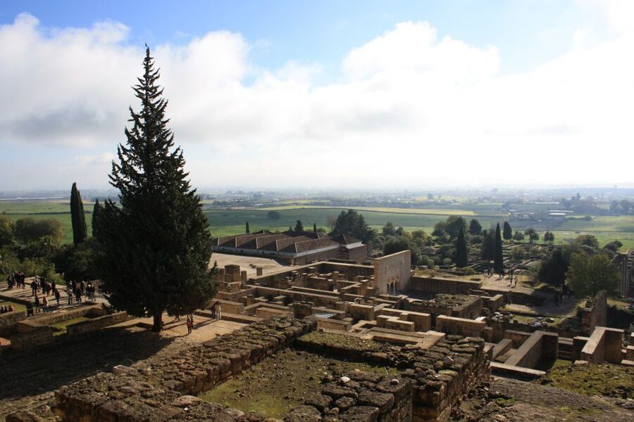 Cordoba: Medina Azahara 3–Hour Guided Tour - What the Spanish language format means