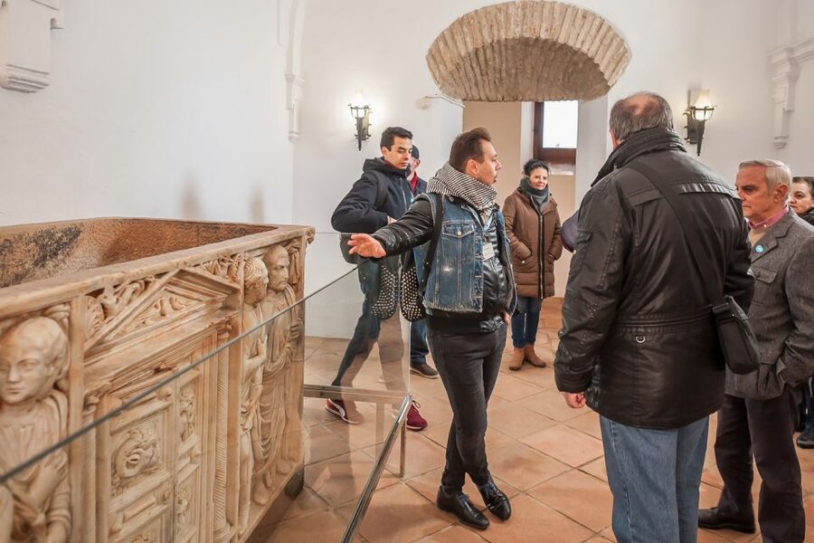 Cordoba: Monuments Walking Tour - Who should book this Córdoba tour?