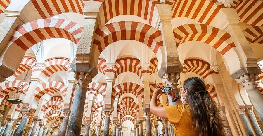 Córdoba: Skip-the-Ticket-Line Mosque-Cathedral Guided Tour - Entering through the separate ticket entrance