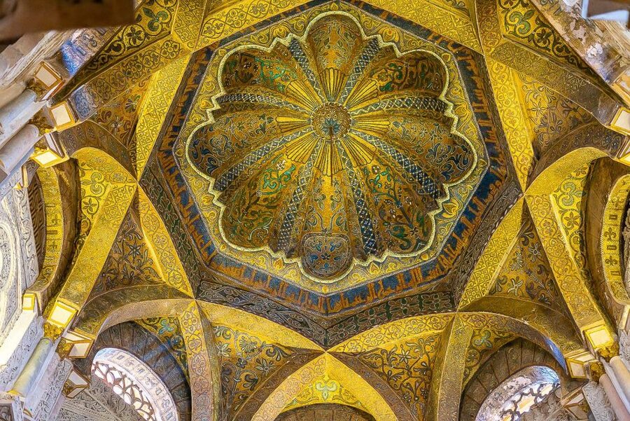 Córdoba: Skip-the-Ticket-Line Mosque-Cathedral Guided Tour - The Mihrab and the details you might miss