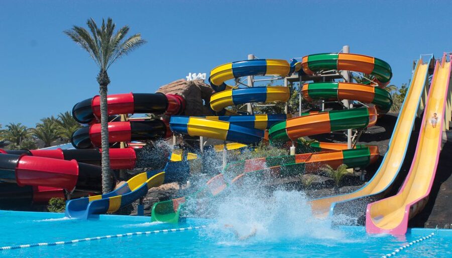 Corralejo: Acua Water Park Entry Ticket - Sunbeds, shade, lockers, and comfort