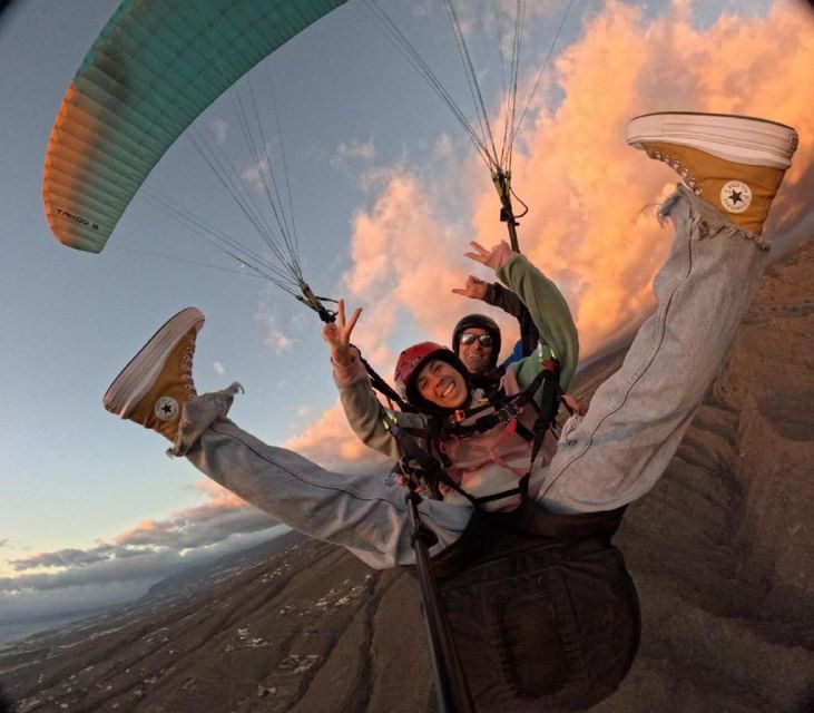 Costa Adeje: Tandem Paragliding Flight with Pickup - Twenty minutes above the mountains and coast