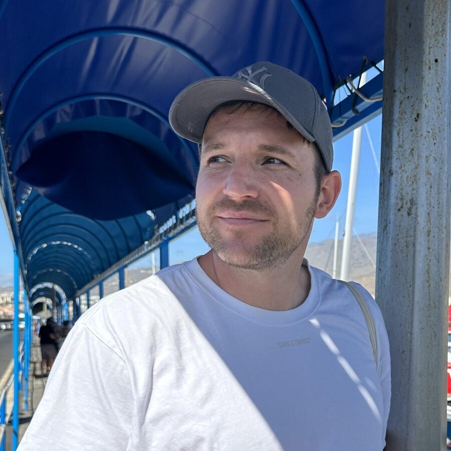 Costa Adeje: Whale & Dolphin Eco-Cruise with Snacks & Drinks - Sailing from Pier 8 in Costa Adeje
