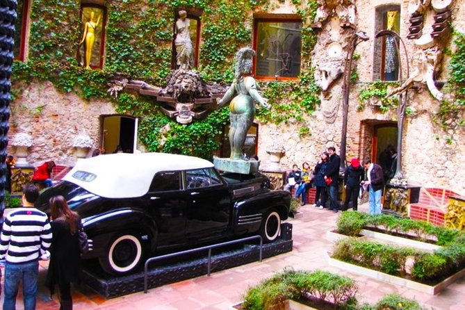 Dali Museum & Cadaques Small Group Tour with Hotel pick-up - Port Lligat and Dalí’s intimate seaside home