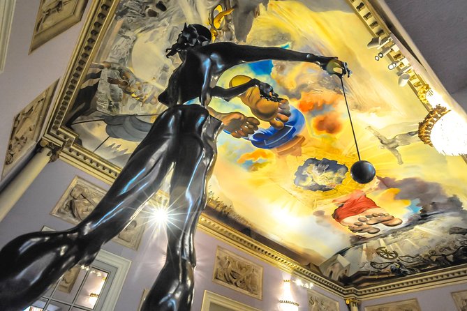Dali Museum, House & Cadaques Small Group Tour from Barcelona - Figueres and the two-hour Dalí Theatre-Museum visit
