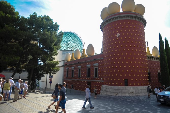 Dali Museum, House & Cadaques Small Group Tour from Barcelona - Winter route: Cadaqués and Portlligat