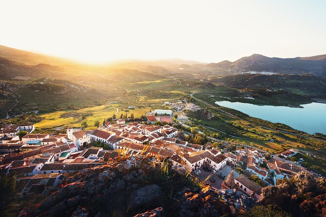 Day trip to Zahara, Setenil and Ronda from Seville - Why the small minibus matters