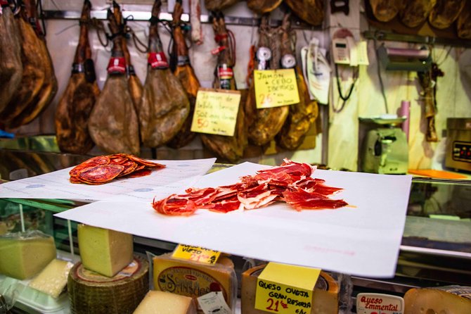 De Mercados: A Neighborhood Market and Food Tour - Starting with churros, coffee, and a Spanish morning