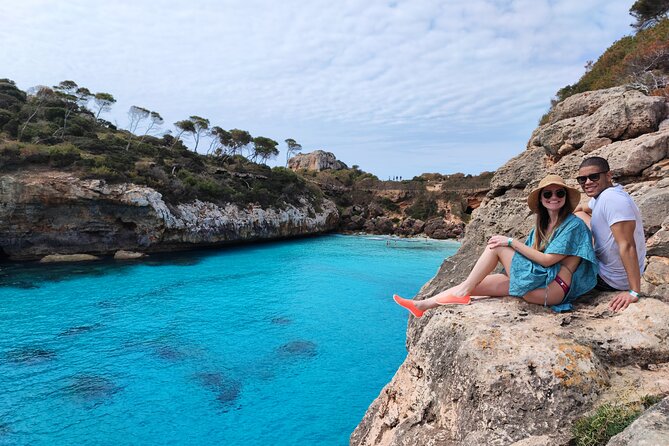 Discover Cala des Moro and S’Almunia the smart way - The guides shape the whole experience