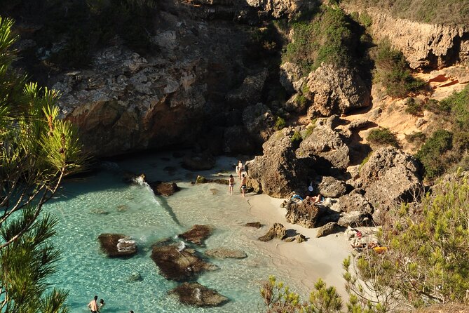 Discover Cala des Moro and S’Almunia the smart way - What to pack for the coves
