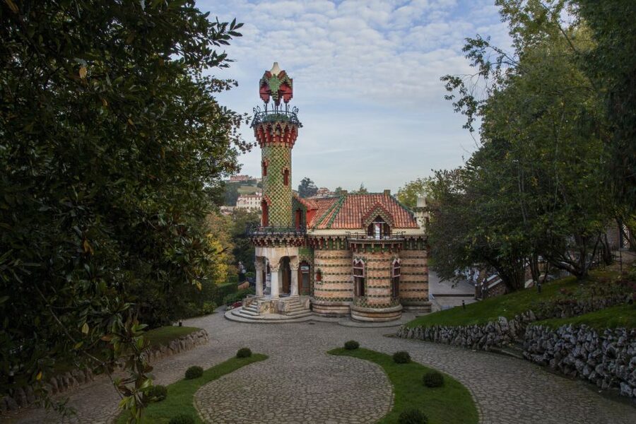 El Capricho Entrance Ticket - Choosing between a self-guided visit and the guided option