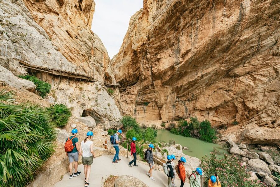 El Chorro: Caminito del Rey Guided Tour with Shuttle Bus - Who will get the most from this tour