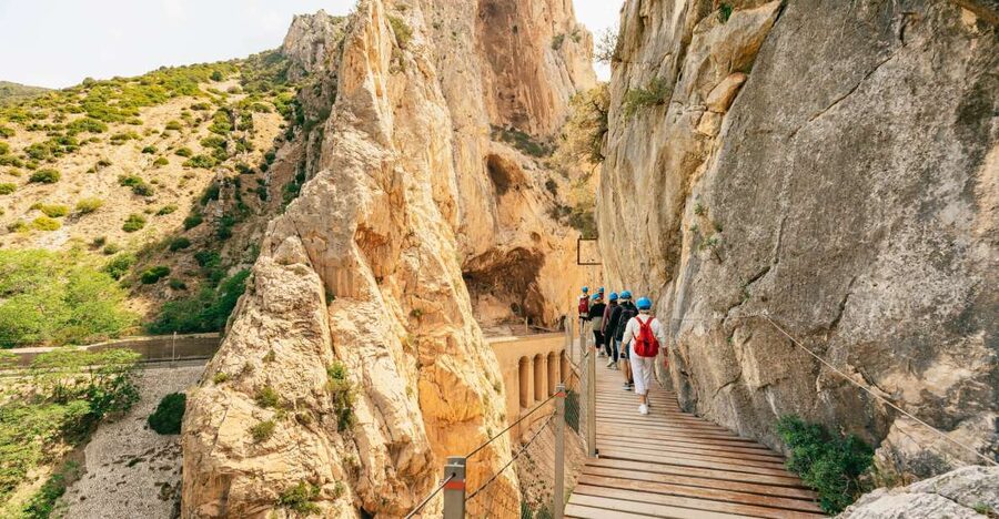El Chorro: Caminito del Rey Guided Tour with Shuttle Bus - Why the Caminito del Rey is worth your half-day