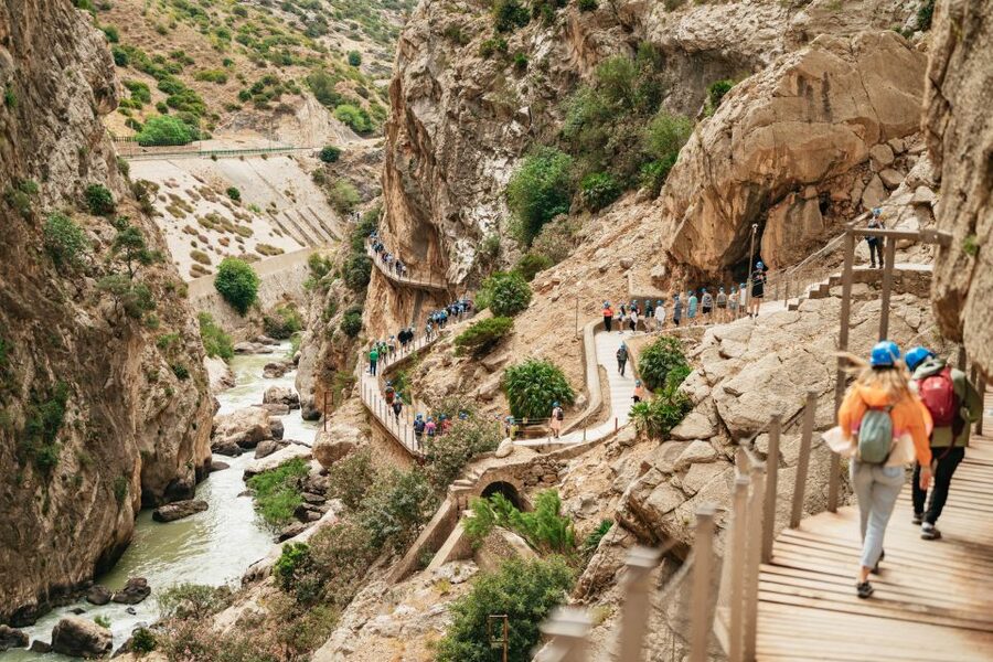 El Chorro: Caminito del Rey Guided Tour with Shuttle Bus - How the four-hour schedule really works