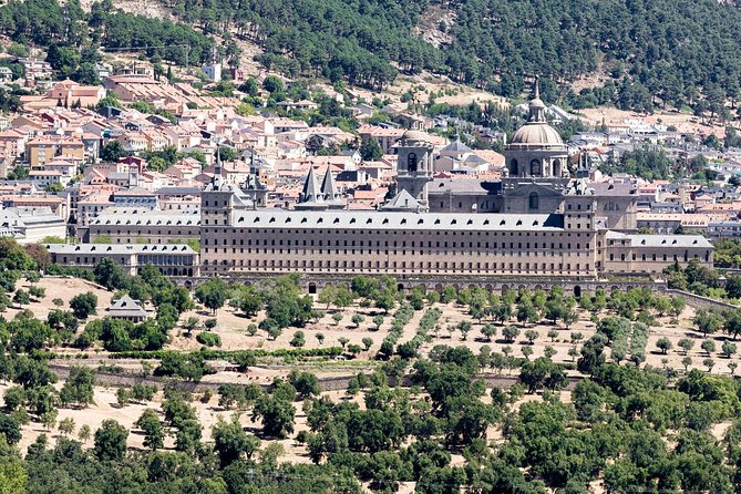 Escorial Monastery and the Valley of the Fallen from Madrid - The biggest booking trap: not every day includes the Valley
