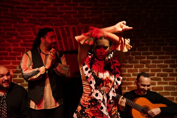 Essential Flamenco: Pure Flamenco Show in the Heart of Madrid - Sitting close to the dancers
