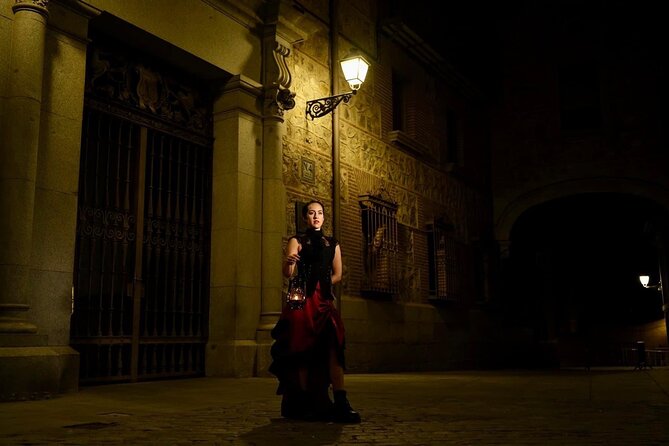 Evening Walking Tour: Spanish Inquisition & Legends of Old Madrid - Plaza de la Cruz Verde and tales of trials