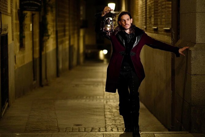 Evening Walking Tour: Spanish Inquisition & Legends of Old Madrid - What makes the guides important