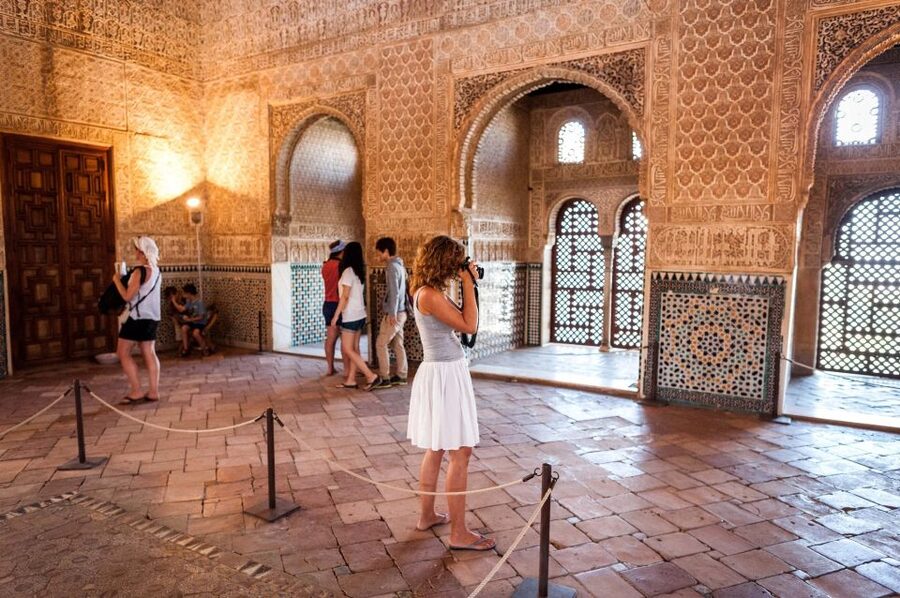 Fast-Track Alhambra & Nasrid Palaces Guided Tour - Alcazaba: the Alhambra’s military side