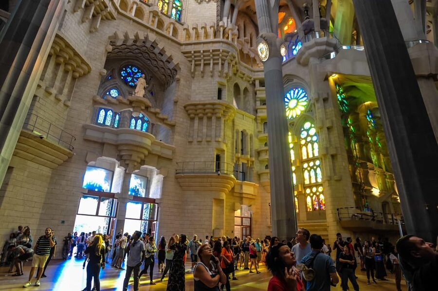 Fast Track: Sagrada Familia & Barcelona Full-Day Tour - L’Eixample and the road to Gaudí