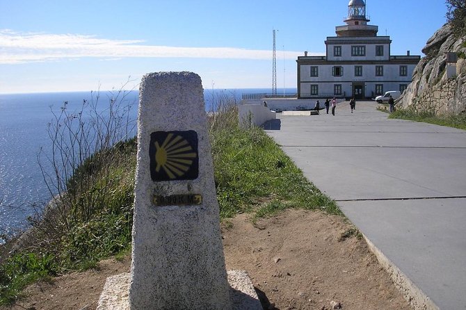 Finisterre and Costa da Morte: The Most Complete Tour of Santiago - Muros and the working estuary
