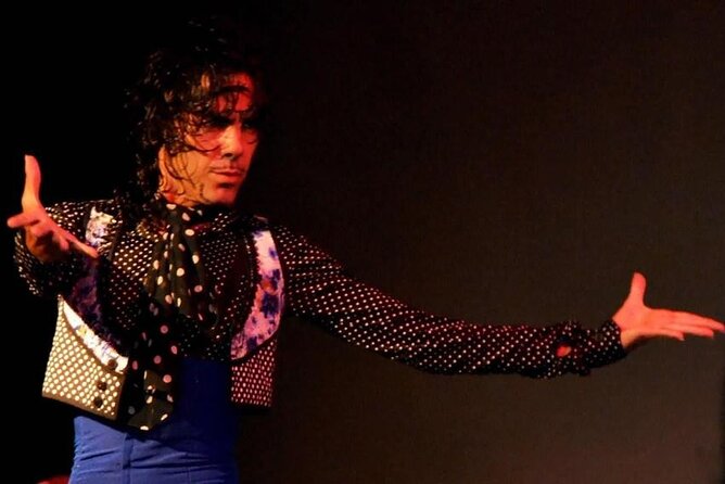 Flamenco Show at Tablao Alvarez Quintero in Seville - What the show can teach you about flamenco