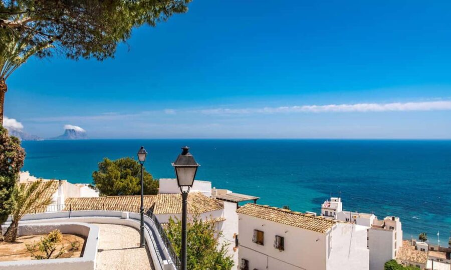 From Alicante: Guadalest, Altea & ticket in Algar Waterfalls - Who should book this trip