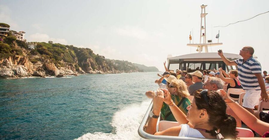 From Barcelona: Costa Brava Day Tour with Boat Trip - Key points at a glance