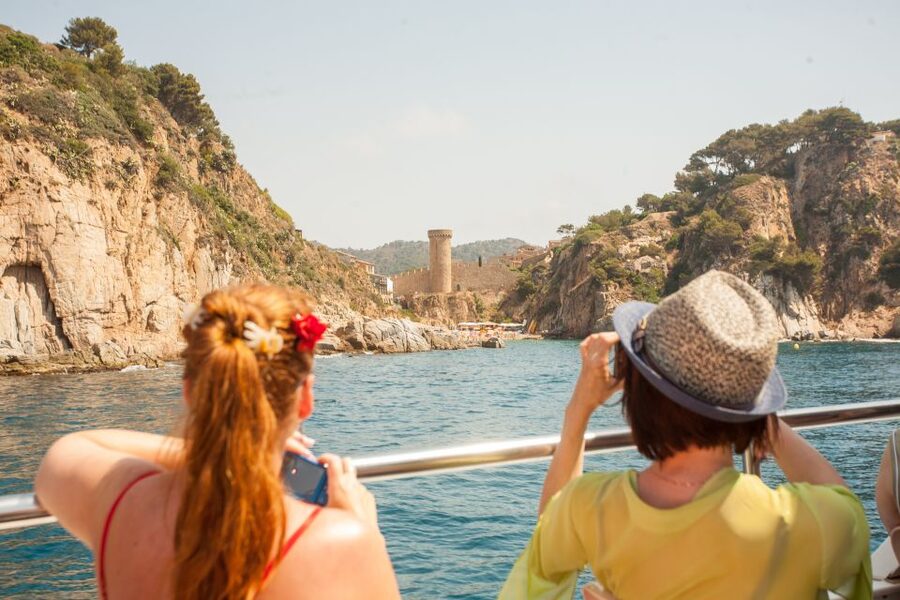 From Barcelona: Costa Brava Day Tour with Boat Trip - Tossa de Mar and its medieval walls