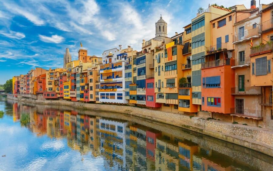 From Barcelona: Girona, Figueres, Dalí Museum, and Cadaqués - Why this Barcelona day trip works